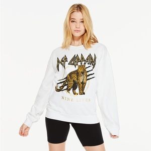 Def Leppard Rock Band Sweatshirt XS Nine Lives